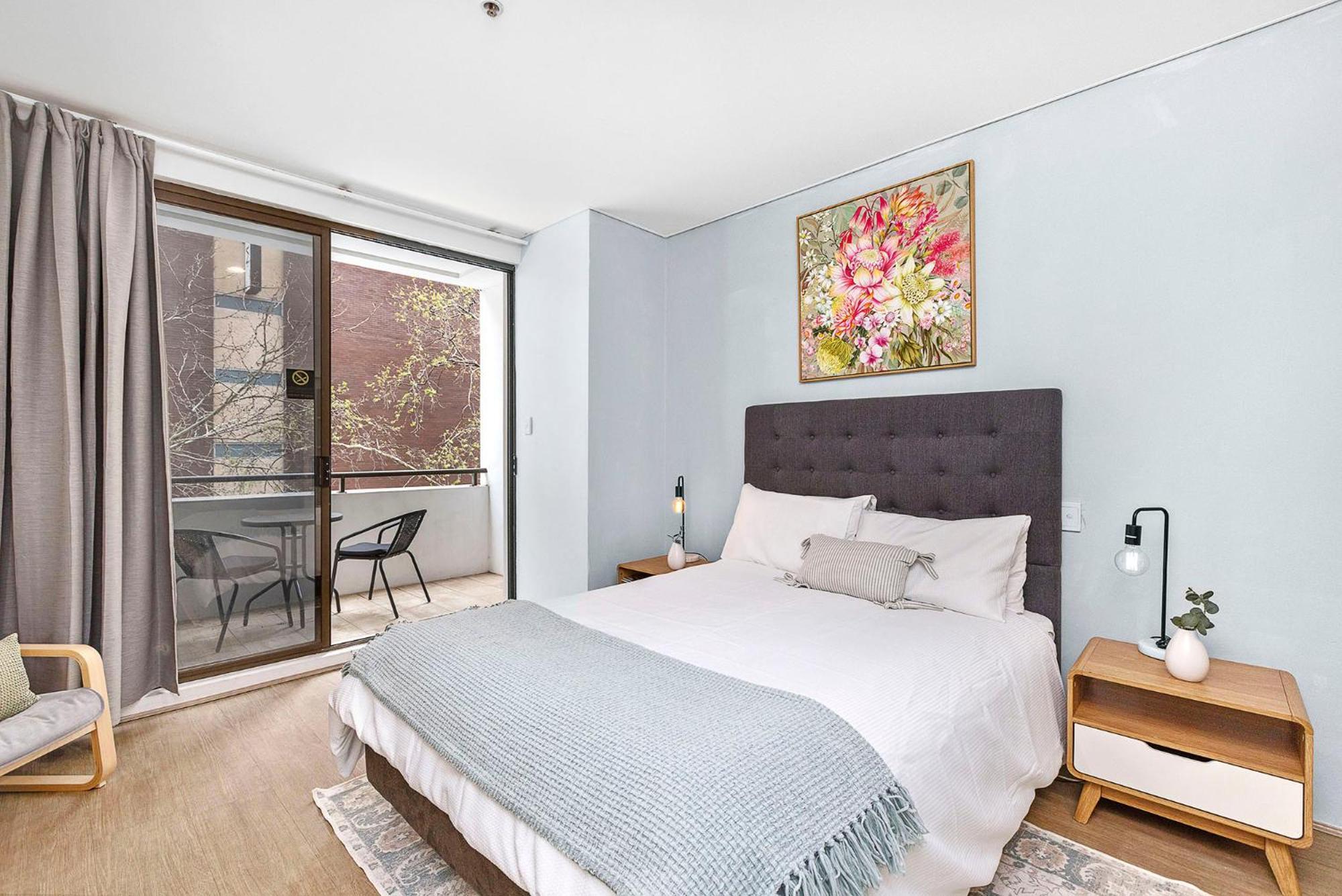 A City Oasis 101 - Full Apartment With Balcony — Photos 1
