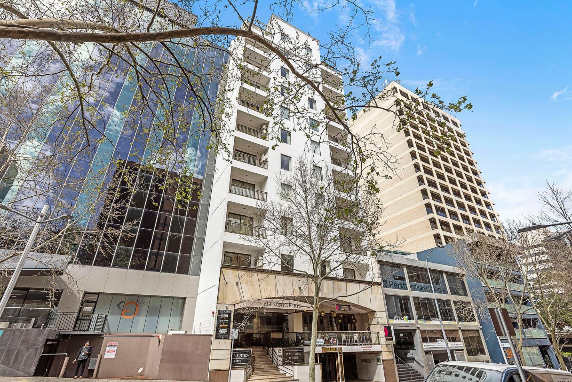 A City Oasis 101 - Full Apartment With Balcony — Photos 3